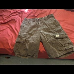 Men’s Levi’s Cargo Shorts Brown Green 33 GUC